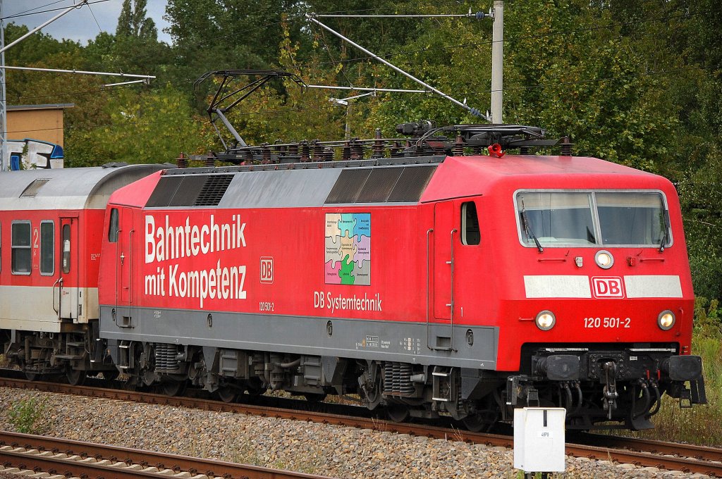 120 501-2 der DB-Systemtechnik mit PbZ am 09.08.11 Berlin-Blankenburg.