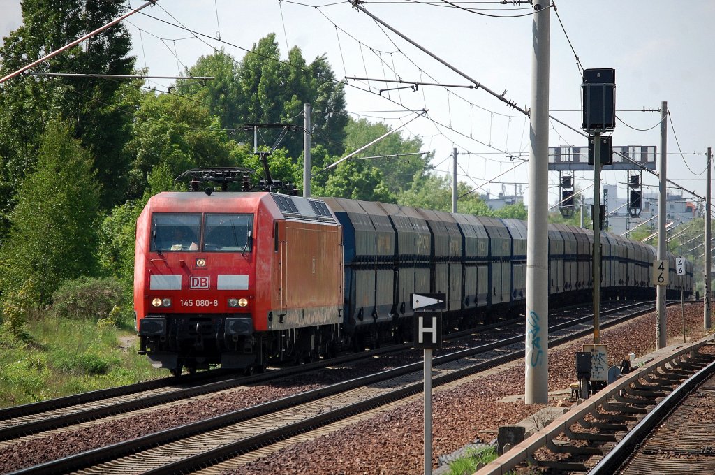 145 080-8 mit Ganzzug polnischer Schttgutwagen Richtung Blankenburg, 15.05.13 Berlin-Pankow.