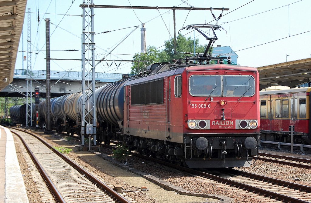 155 008-6 mit Kesselwagenzug am 02.07.12 Durchfahrt Bhf. Berlin-Lichtenberg.