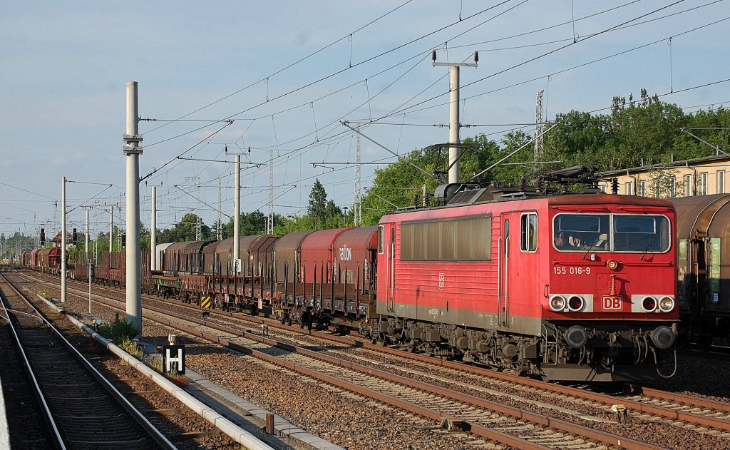 155 016-9 mit gemischtem Gterzug Richtung Innenstadt, 06.06.13 Berlin-Blankenburg.