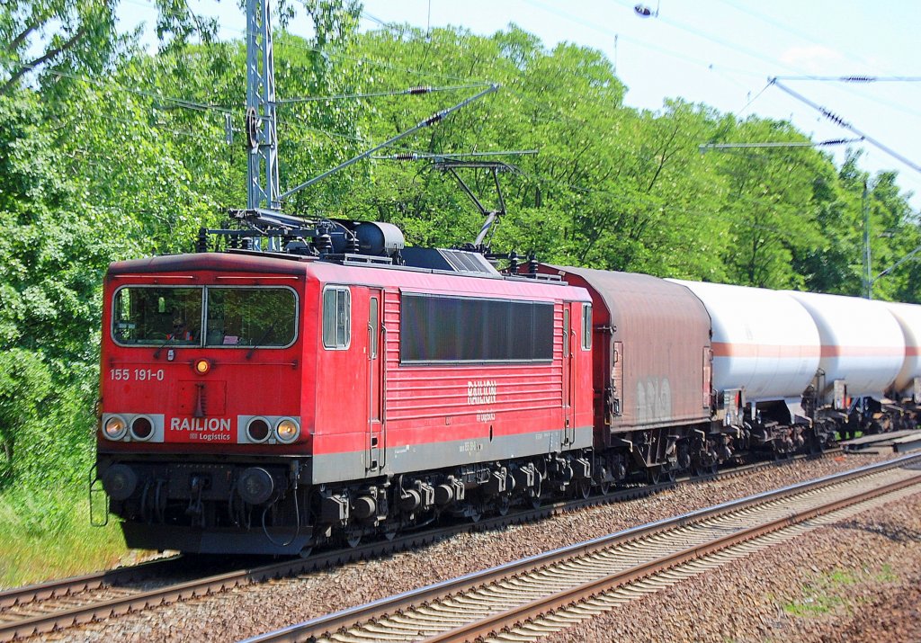 155 191-0 mit gemischtem Gterzug Richtung Oranienburg, 23.05.12 Mhlenbeck-Mnchmhle.