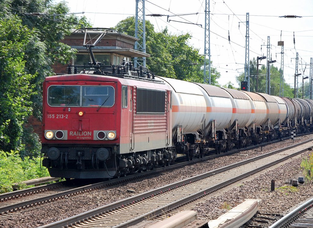 155 213-2 mit einem gemischten Kesselwagenzug Richtung Bernau, 19.07.10 Berlin-Karow.