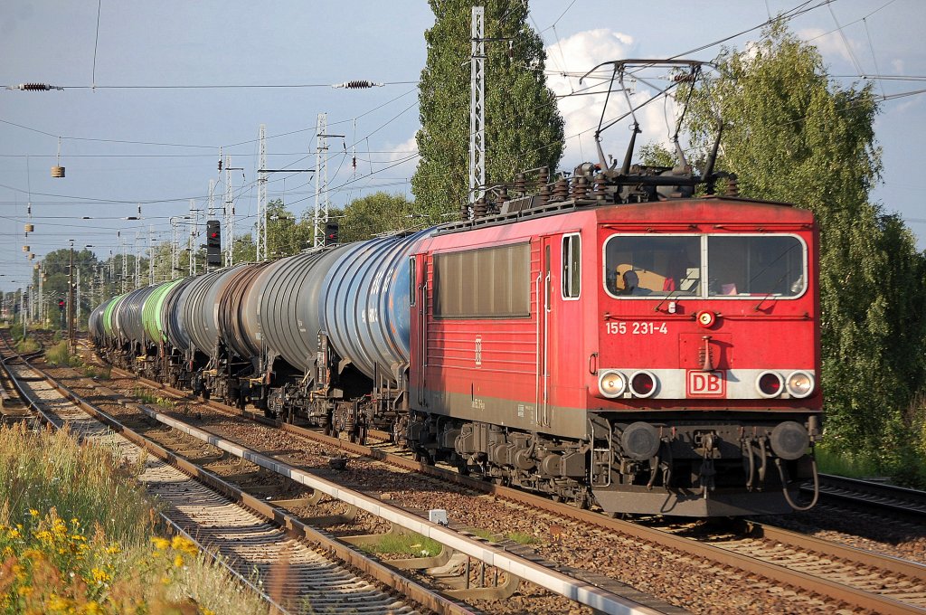 155 231-4 mit Kesselwagenzug, 28.07.11 Berlin-Karow.