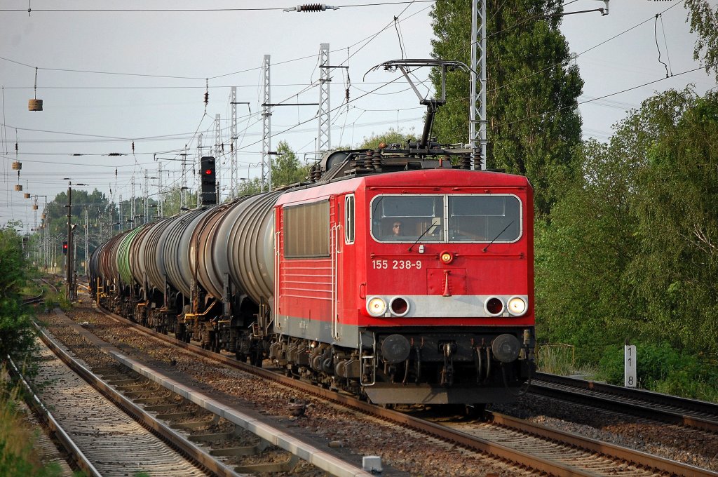 155 238-9 mit Kesselwagenzug Richtung Karower Kreuz Berlin 09.06.10 Berlin-Karow.