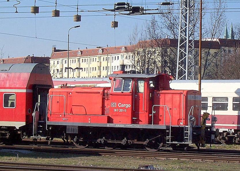 363 201-5 beim Rangieren im Bhf. Berlin-Lichtenberg, Winter 2007.