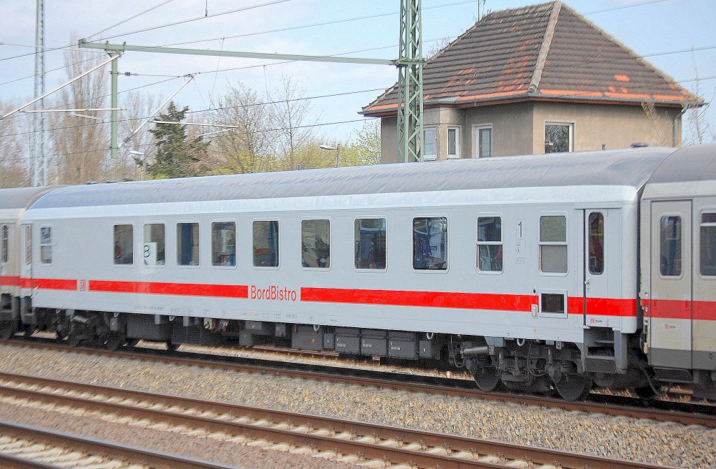 DB IC-BordBistro (Speisewagen) eingestellt mit der Nr.D-DB 61 80 85-94 457-6 ARkimbs 266.4 am 08.04.11 Berlin-Blankenburg. 
