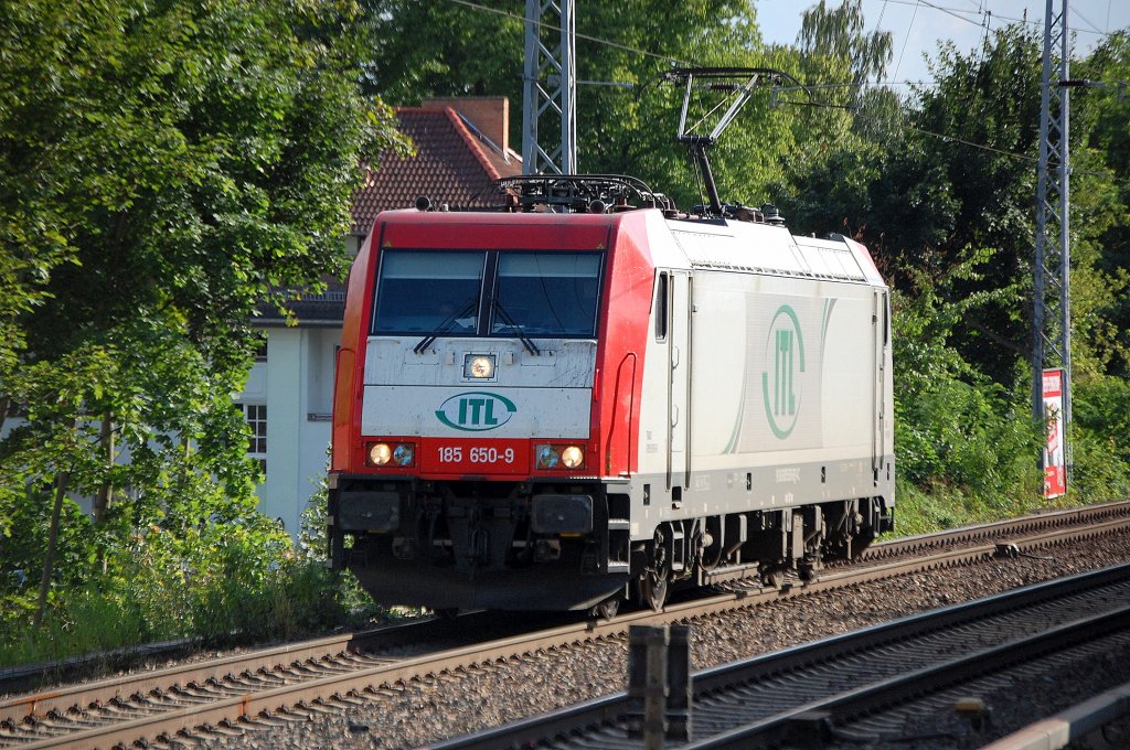 Die Captrain Lok 185 650-9 (91 80 6185 650-9 D-VC, Bj.2009) im Moment fr ITL ttig auf Leerfahrt Richtung Bernau, 26.07.10 Berlin-Karow.