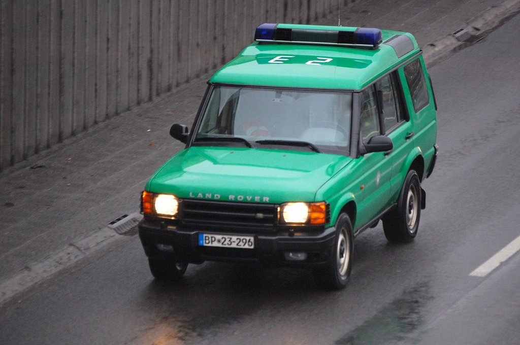 Ein Land Rover Discovery der Bundespolizei, 25.01.11 Berliner Stadtautobahn Hhe Knobelsdorffbrcke.