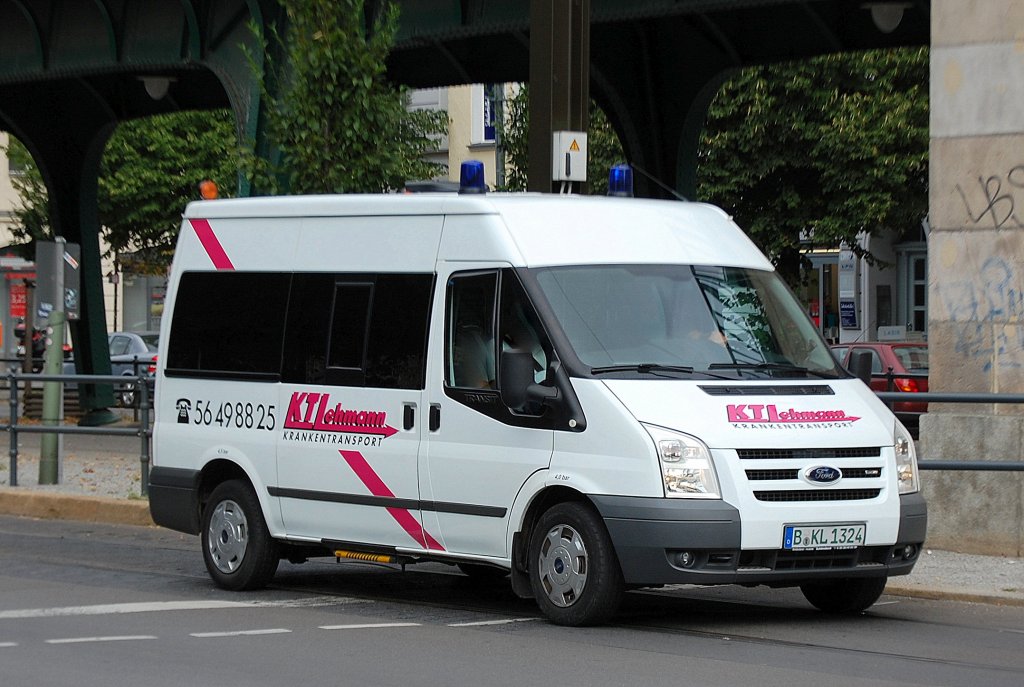 Ford Transit Krankentransportfahrzeug der Fa. KT.Lehmann aus Berlin, 21.08.12 Berlin-Pankow.