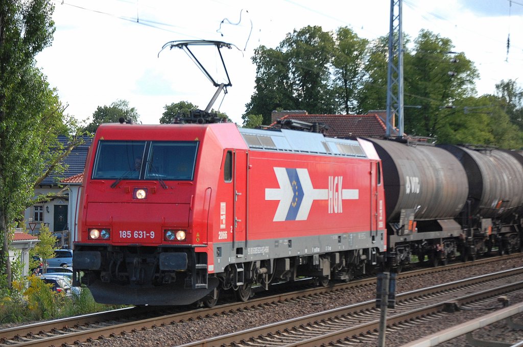 HGK 2066/185 631-9 (91 80 6185 631-9 D-HGK) mit Heizoelkesselwagenzug Richtung Bernau, 13.08.12 Berlin-Karow.      
