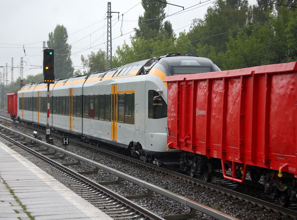 Im Sommer 2008 wurden die ersten 4-teiligen FIRT-Triebzge vom Stadler Werk Berlin Pankow an die eurobahn in Niederdsachsen berfhrt, 16.07.08 Berlin-Karow.