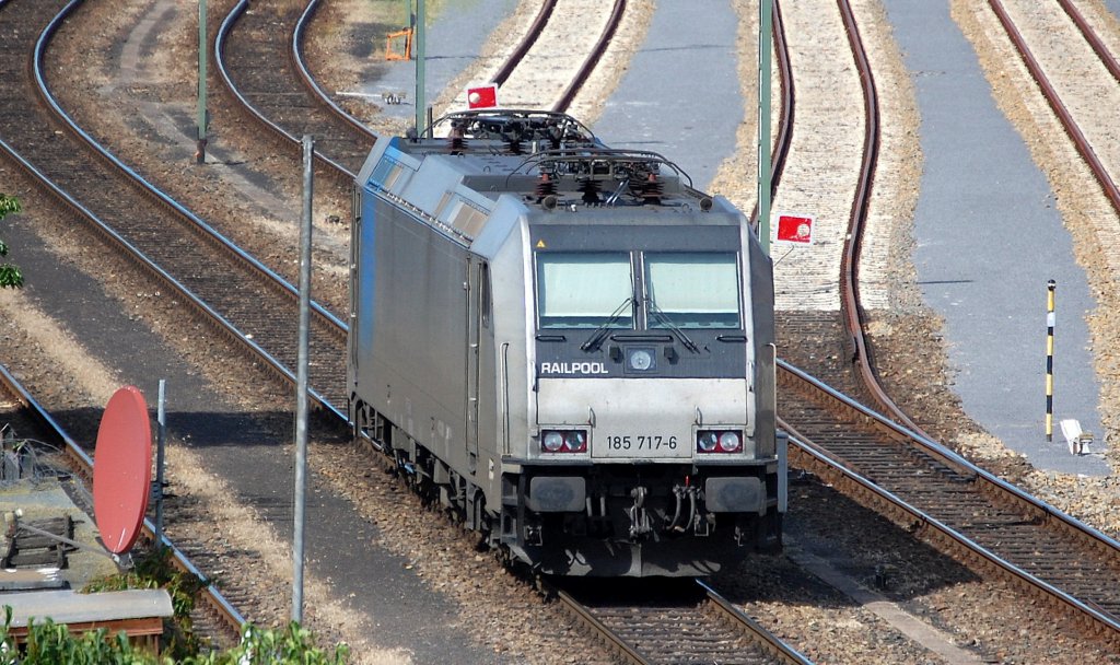 Neue Railpool Mietlok fr BoxXpress, 185 717-6 (91 80 6185 717-6 D-Rpool, Bombardier Bj.2007) am 19.07.13 abgestellt Berliner Westhafen um einen Containerzug zu bernehmen. 