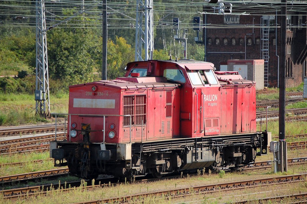 Nicht viel los am 10.09.12 in Elstal beim Rail & Logistik Center Wustermark (RLCW), hier die 298 334-4 in Bereitschaft abgestellt.