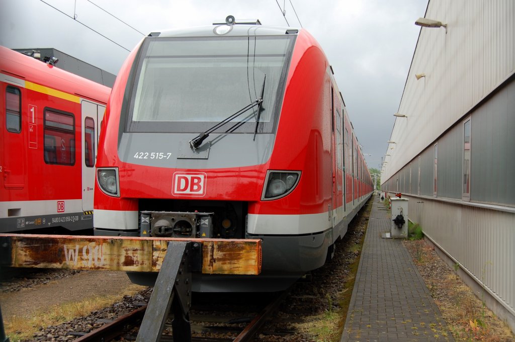 Triebzug 422 515-7 der DB auf dem Werksgelnde Bombardier in Hennigsdorf am 16.05.09 (Tag der offenen Tr)