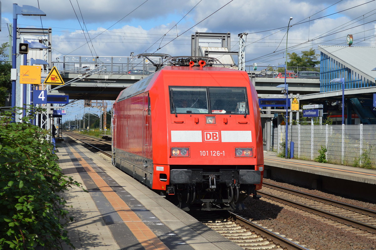 101 126-1 bei der Durchfahrt Bf. Berlin-Hohenschönhausen am 22.09.17