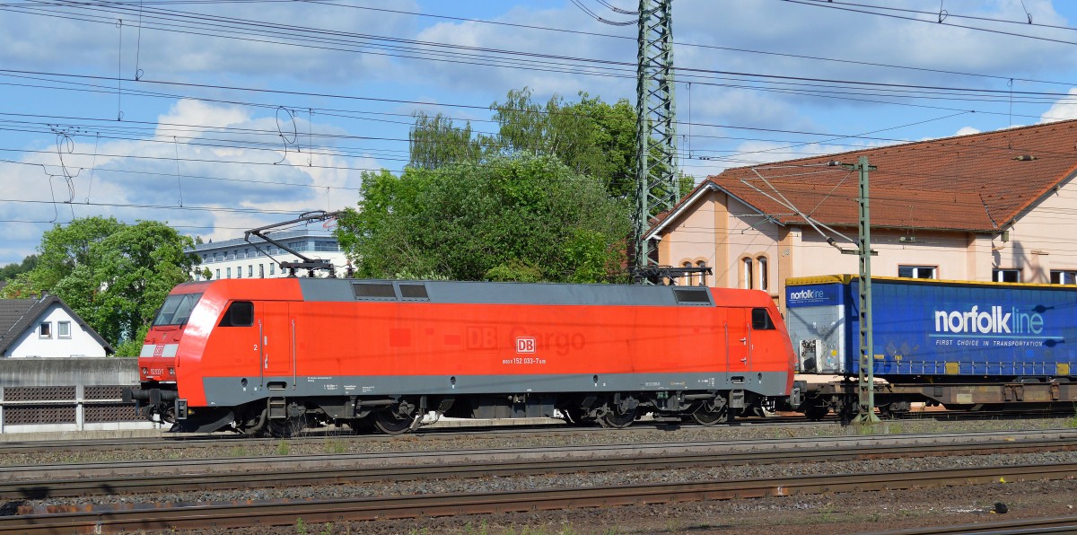 152 033-7 mit Taschenwagenzug am 24.05.14 Durchfahrt Bhf. Fulda 
