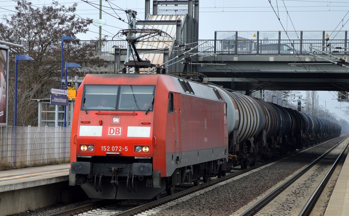 152 072-5 mit Keeselwagenzug (leer) Richtung Stendell am 10.03.16 Berlin-Hohenschönhausen.