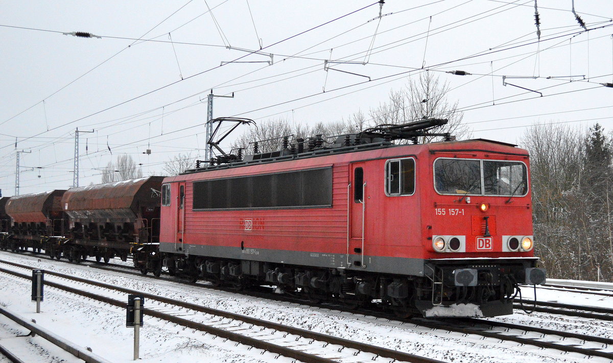 155 157-1 mit gemischtem Güterzug am 09.01.17 Berlin-Grünau.
