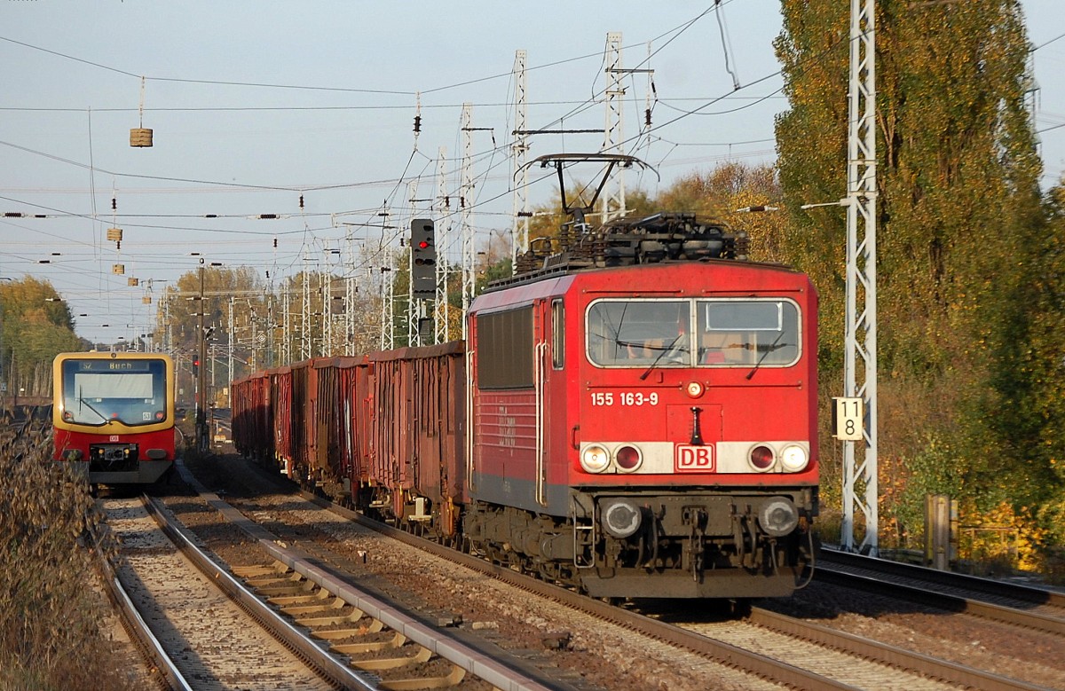 155 163-9 mit Ganzzug offener  Gterwagen Richtung Karower Kreuz Berlin, 22.10.13