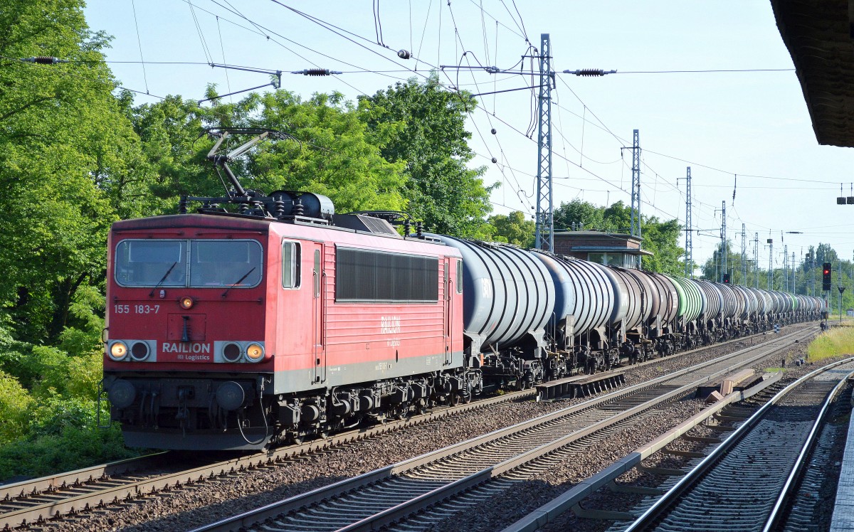 155 183-7 mit Kesselwagenzug Richtung Schwedt am 07.06.14 Berlin-Karow.