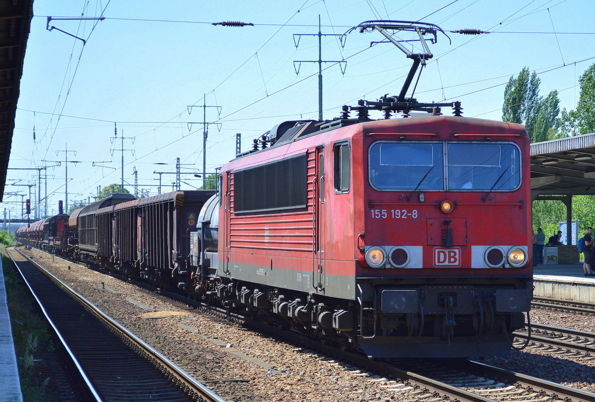 155 192-8 mit gemischtem Güterzug am 23.06.16 Bf. Flughafen Berlin-Schönefeld.