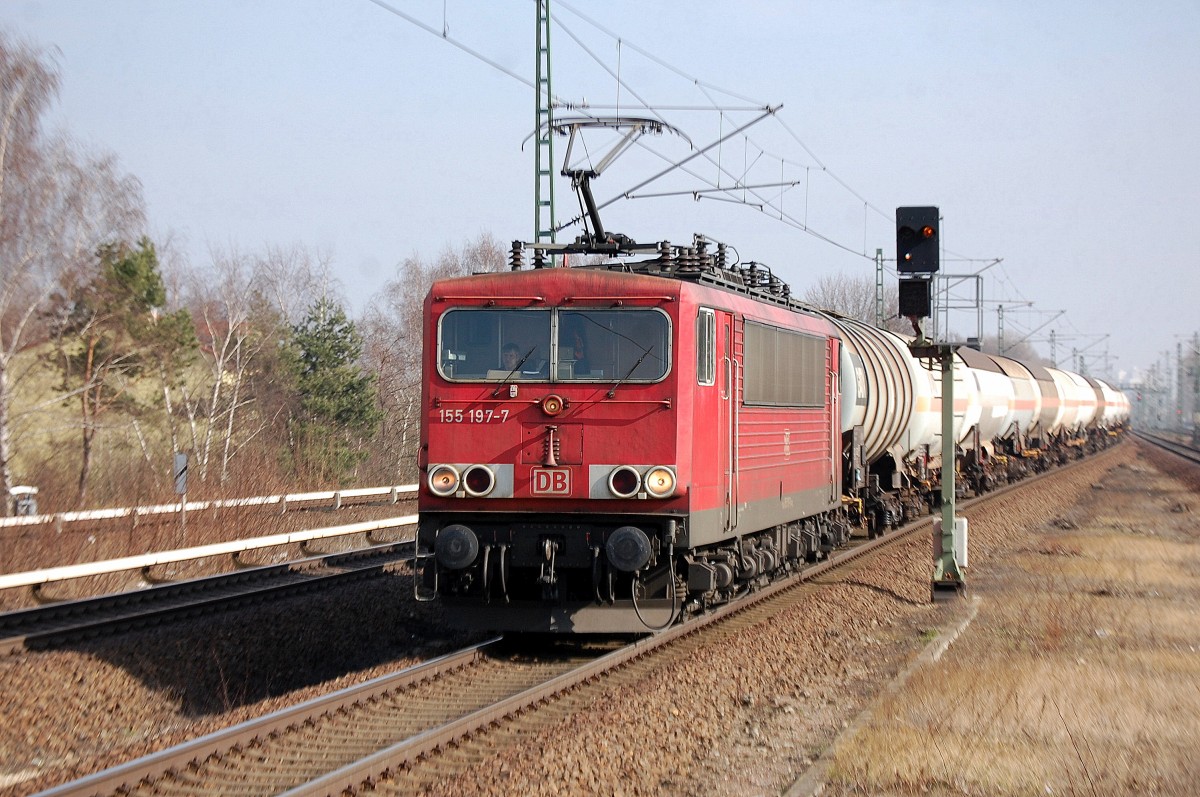 155 197-7 mit Kesselwagenzug Durchfahrt Bhf. Berlin-jungfernheide am 03.03.14 Richtung Berlin-Spandau.