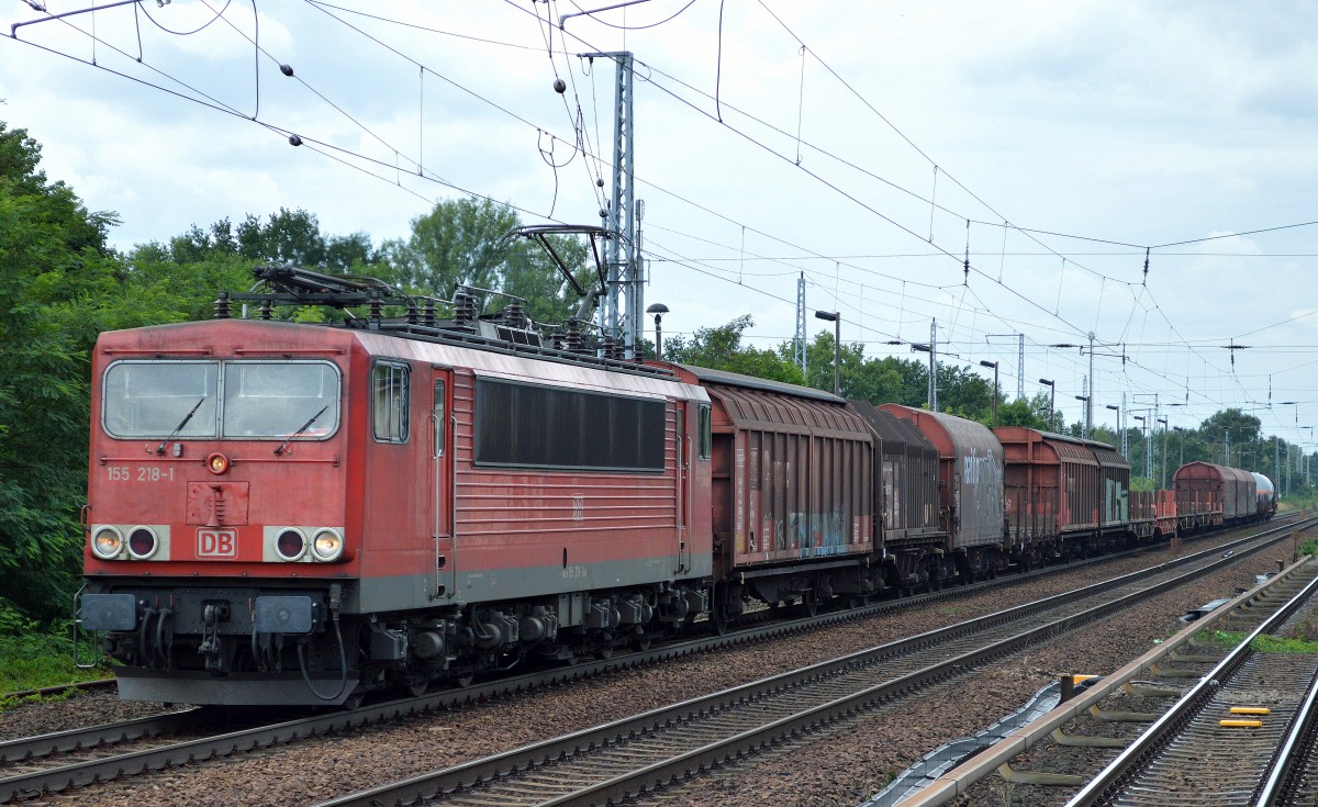 155 218-1 mit einem gemischten Güterzug am 21.07.15 Berlin-Hirschgarten.