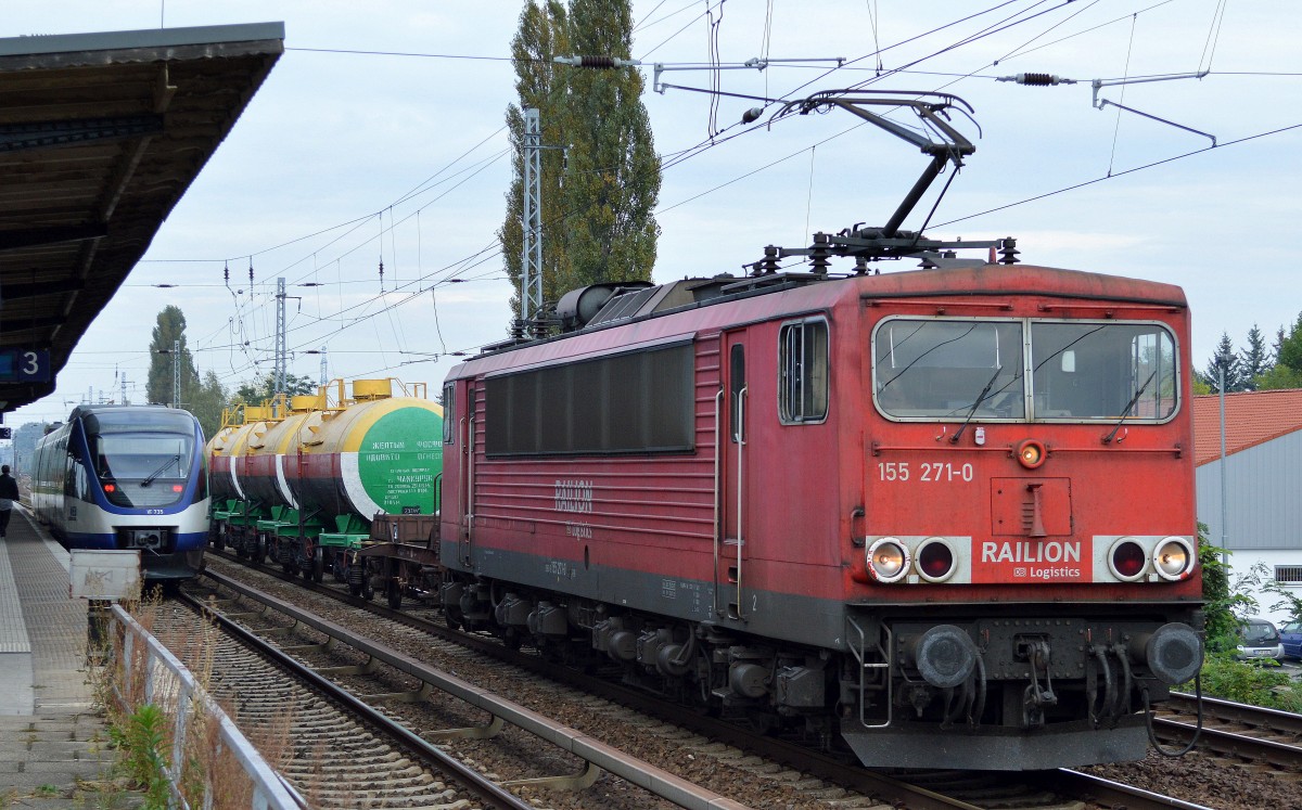 155 271-0 mit drei kasachischen Kesselwagen (gelber Phospor- Transportgut) Richtung Karower Kreuz Berlin, 19.09.14