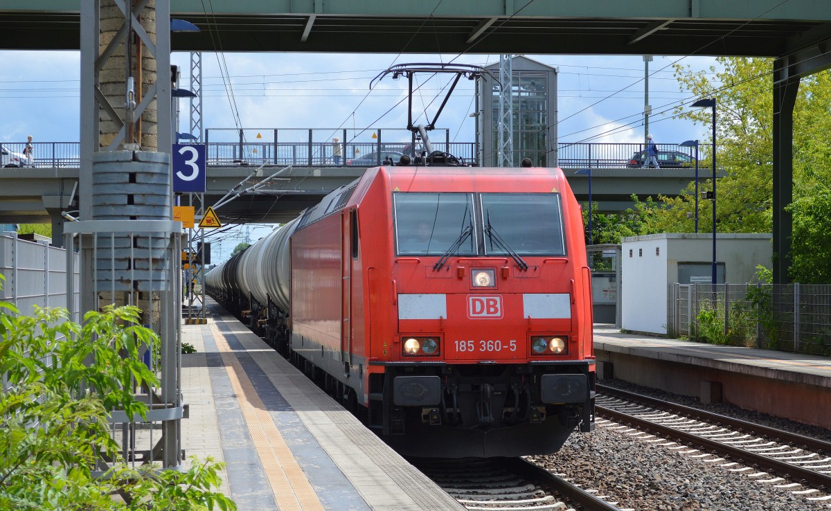 185 360-5 mit Kesselwagenzug bei der Durchfahrt im Bhf. Berlin-Hohenschönhausen, 01.07.14