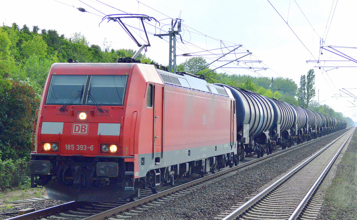 185 393-6 mit Kesselwagenzug am 30.05.16 Berlin Hohenschönhausen.