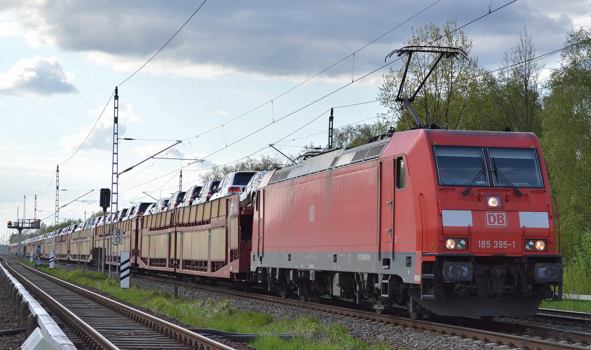 185 395-1 mit einem PKW-Transportzug mit verschiedenen fabrikneuen TOYOTA + LEXUS PKW Modellen am 04.05.16 Möchmühle bei Berlin.