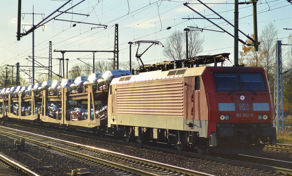 189 002-9 mit PKW-Transportzug (fabrikneue AUDI Modelle) am 06.11.17 BF. Flughafen Berlin-Schönefeld.