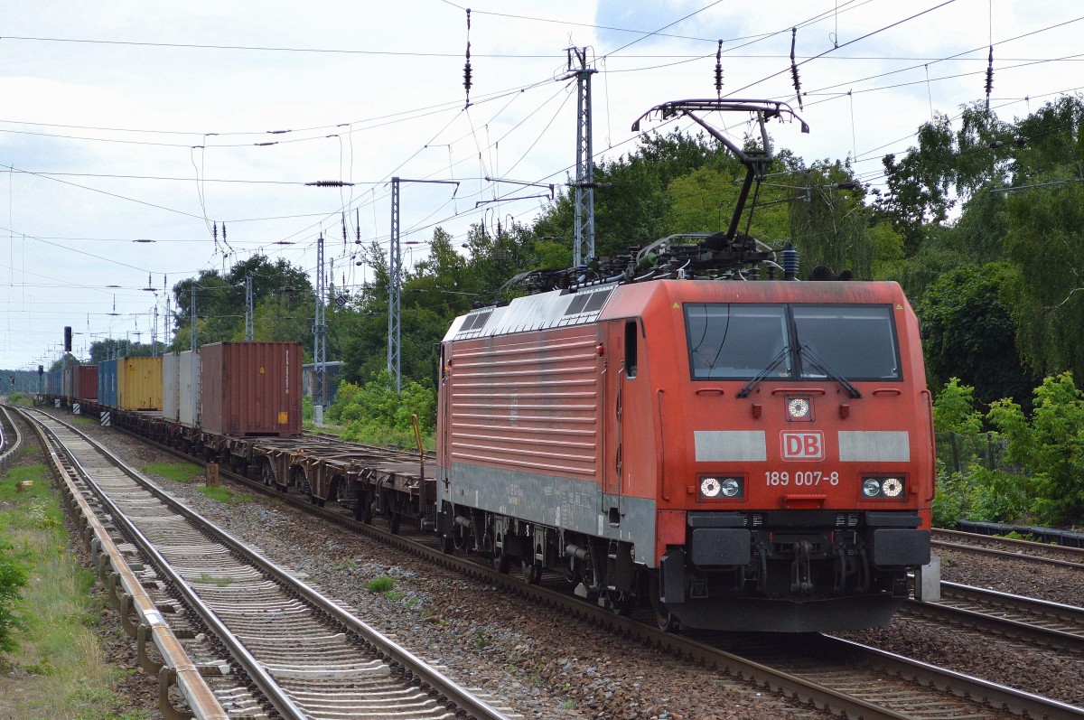 189 007-8 mit Containerzug am 27.07.15 Berlin-Hirschgarten.