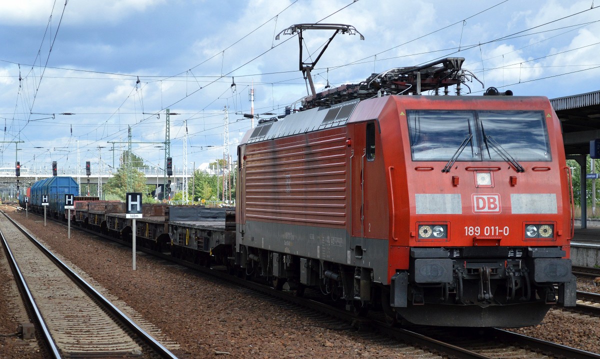 189 011-0 mit einem gemischten Güterzug am 20.09.15 Bhf. Flughafen Berlin-Schönefeld.