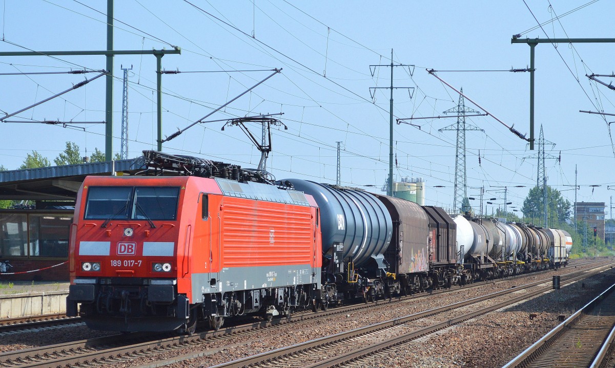 189 017-7 mit gemischtem Güterzug am 04.08.15 Bhf. Flughafen Berlin-Schönefeld.