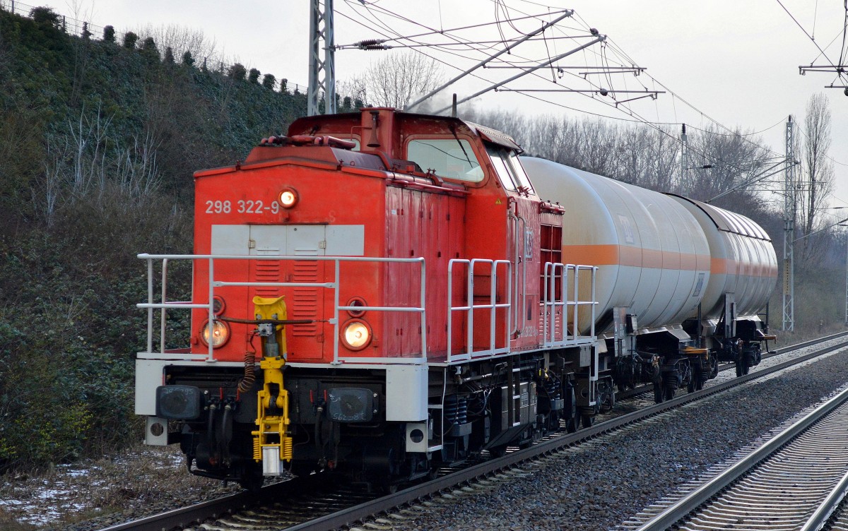 298 322-9 mit zwei Gasdruckkesselwagen bei einer Übergabefahrt am 25.02.16 Berlin-Hohenschönhausen.