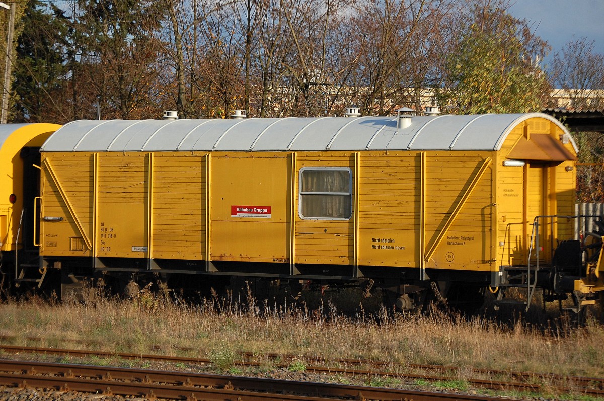 Bahndienstwagen der DB Bahnbau Gruppe mit der Nr. 40 80 D-DB 1411 031-1 Bf. Knigsborn am 30.10.13 Berlin-Blankenburg.