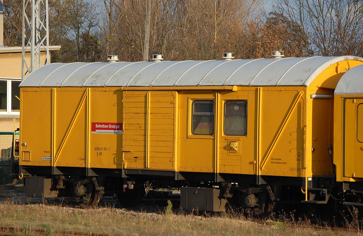 Bahndienstwagen der DB Bahnbau Gruppe mit der Nr. 40 80 D-DB 1411 018-8 Gos HG 100 Bf. Knigsborn am 30.10.13 Berlin-Blankenburg.