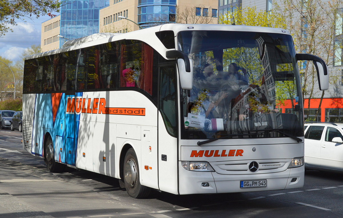 Busreiseveranstalter Müller Riedstadt mit einem MB TOURISMO Reisebus am 06.04.17 Berlin-Pankow.