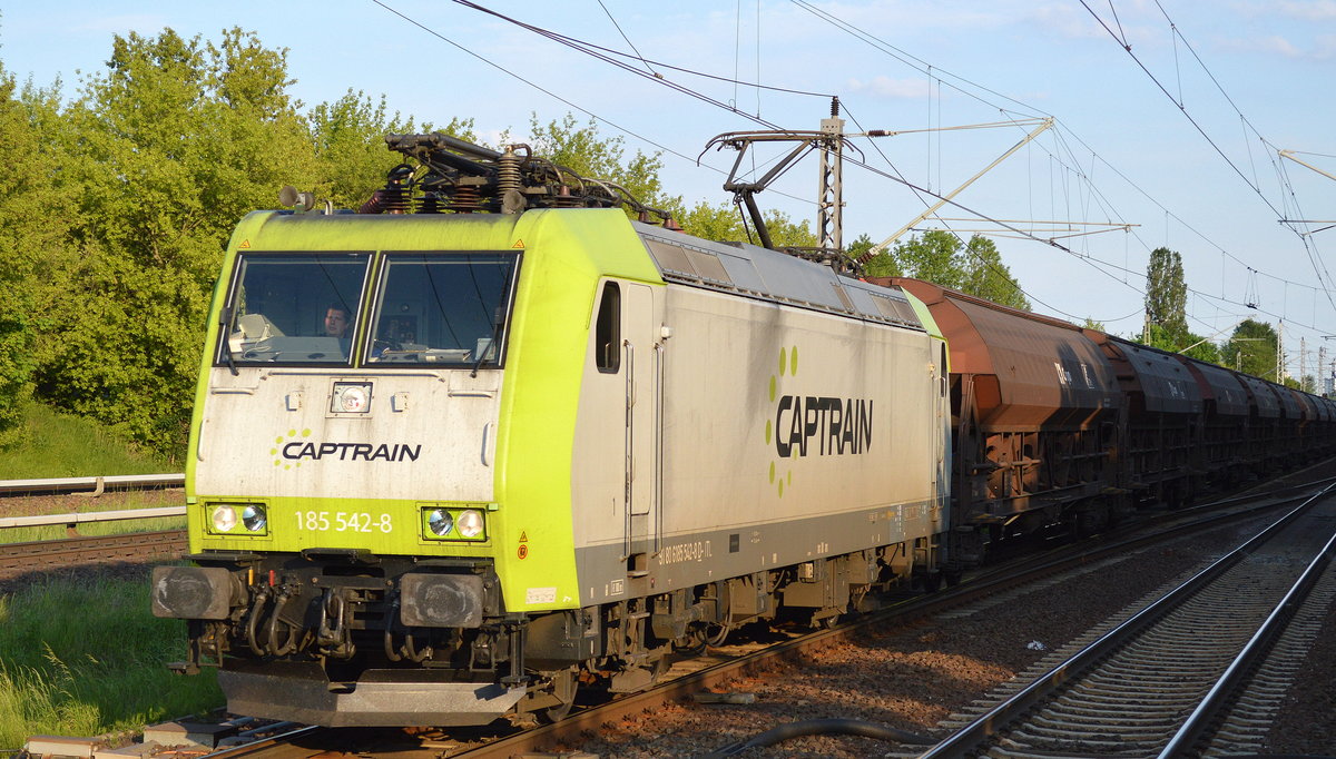 Captrain/ITL mit einem Ganzzug tschechischer gedeckter Schüttgutwagen (Getreidezug) der CD Cargo am 22.05.17 Berlin-Hohenschönhausen.  