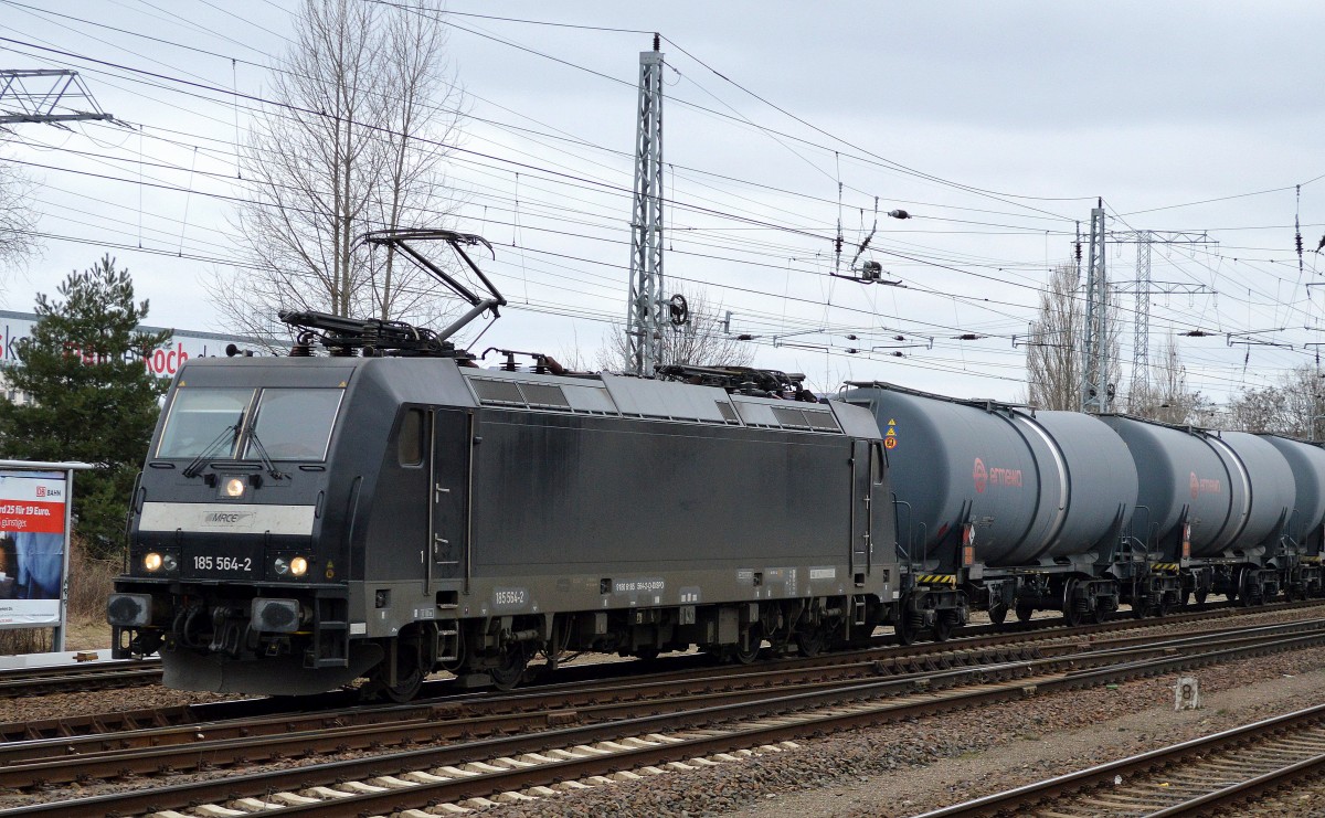 CTL mit MRCE 185 564-2 und einem Kesselwagenzug am 15.03.16 Berlin-Springpfuhl.