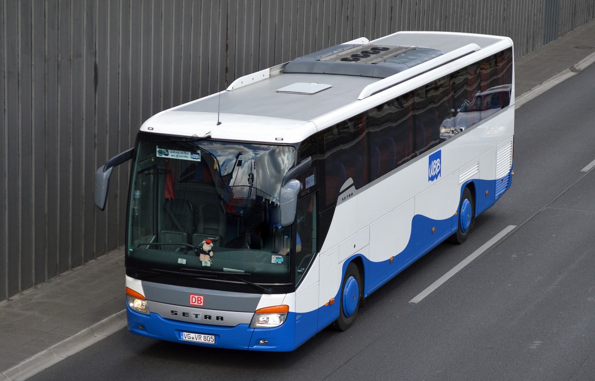 Das die UBB das Tochterunternehmen der DB auch Reisebusse unterhält war mir bisher nicht bekannt, hier ein SETRA S 415 GT-HD am 07.05.15 Berlin-Stadtautobahn Höhe Knobelsdorffstr.