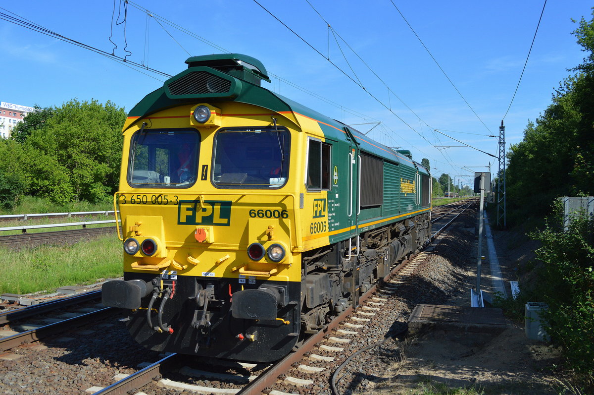 Die polnische FPL 66006/3 650 005-3 kam ohne Zug vom Gelände der Industrieübergabe Berlin-Nordost am 07.06.16 Berlin-Hohenschönhausen. 