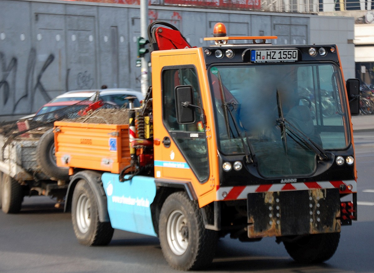 Ein LADOG Typ? Kommunalfahrzeug einer privaten Fa. mit Hänger am 27.02.14 Berlin-Pankow.