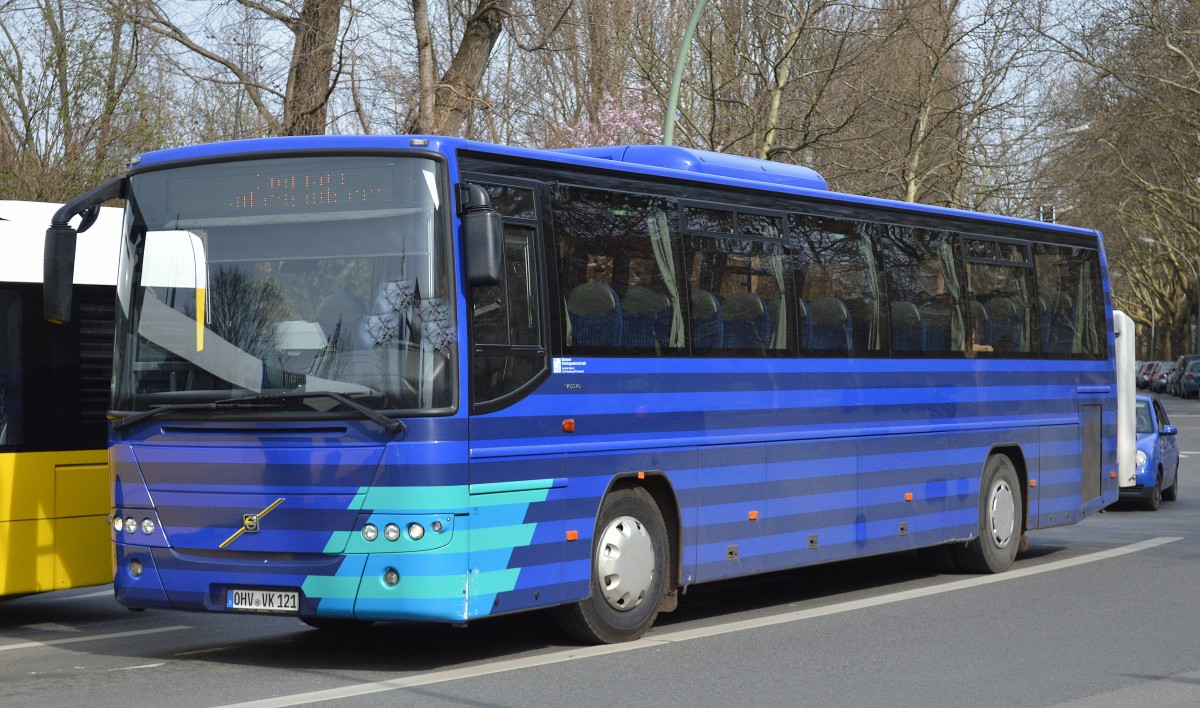 Ein Überlandbus der Oberhavel Verkehrsgesellschaft mbh (OVG), ein VOLVO Typ 8700LE Baujahr 2010 auf Sonderfahrt am 21.03.14 in Berlin-Pankow.