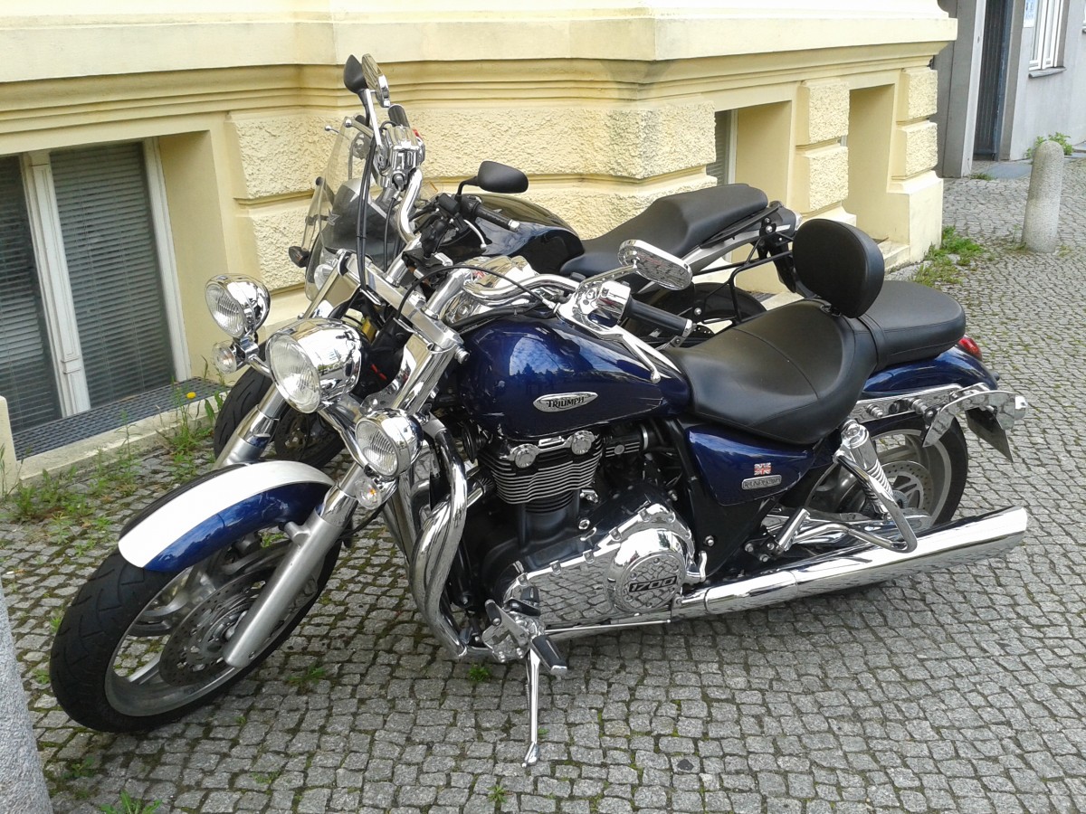 Eine herrliches Bike, eine TRIUMPH THUNDERBIRD 1700 am 16.07.14 Berlin Prenzl.Berg.