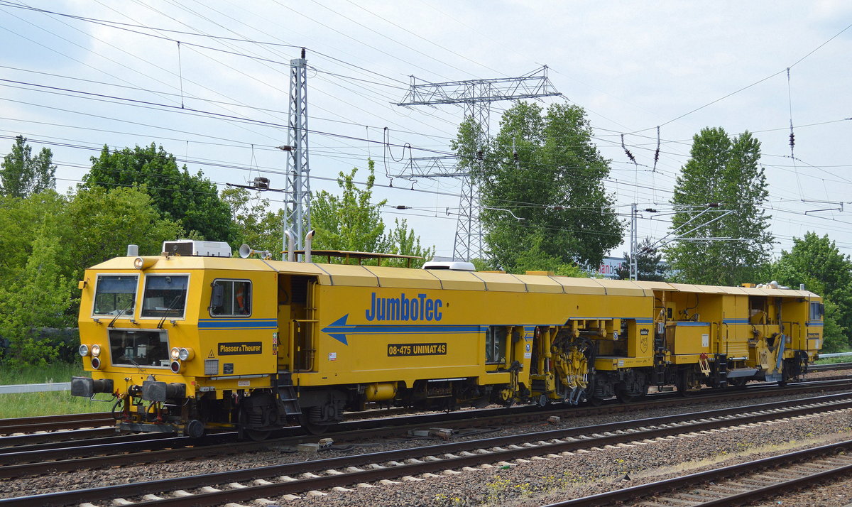Gleis- und Weichenstopfmaschine P&T 08-475 UNIMAT 4S der Fa. JumboTec am 19.05.16 Berlin-Springpfuhl.