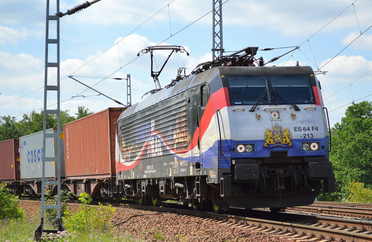 LTE Netherlands B.V. mit der MRCE ES 64 F4-213/189 213-2 und Containerzug am 18.07.17 Berlin-Wuhlheide.