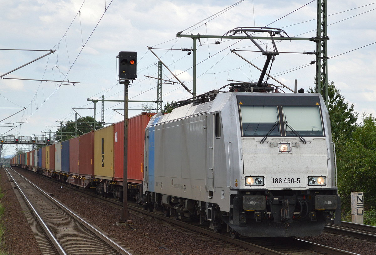METRANS Rail s.r.o. mit der Railpool-Lok 186 430-5 und Containerzug aus Tschechien am 31.07.17 Dresden-Strehlen.