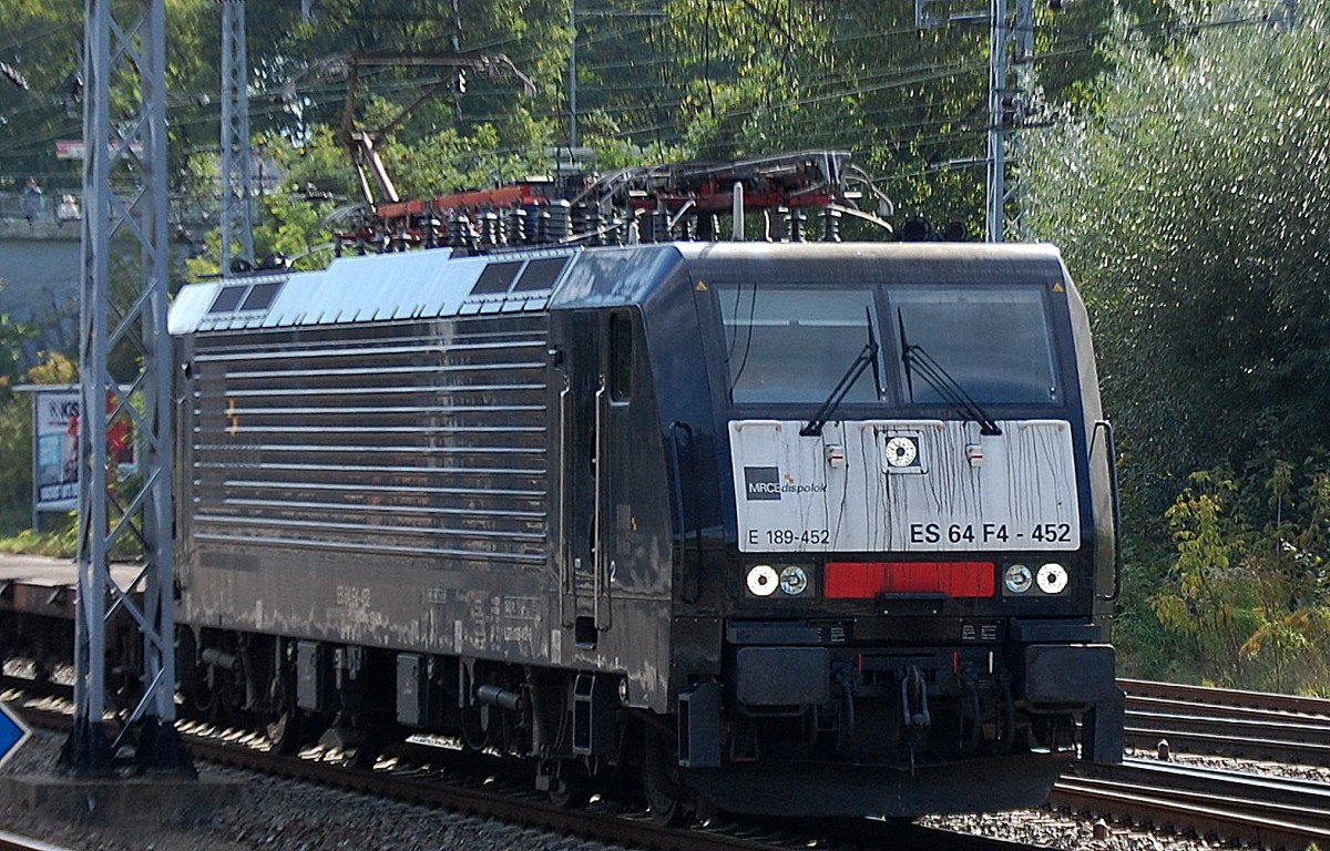 MRCE Dispolok ES 64 F4-452 (91 80 6189 452-6 D-DISPO, Siemens Bj.2009) an die polnische Fa. Lotos Kole vermietet mit Containerzug Richtung Nordosten, 01.10.13 Berlin-Springpfuhl.